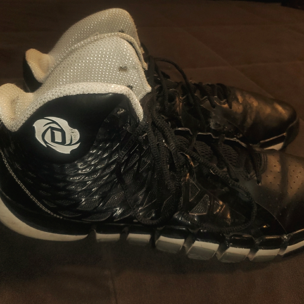 ADIDAS MEN'S D ROSE 773 II BASKETBALL SHOES,SZ 15